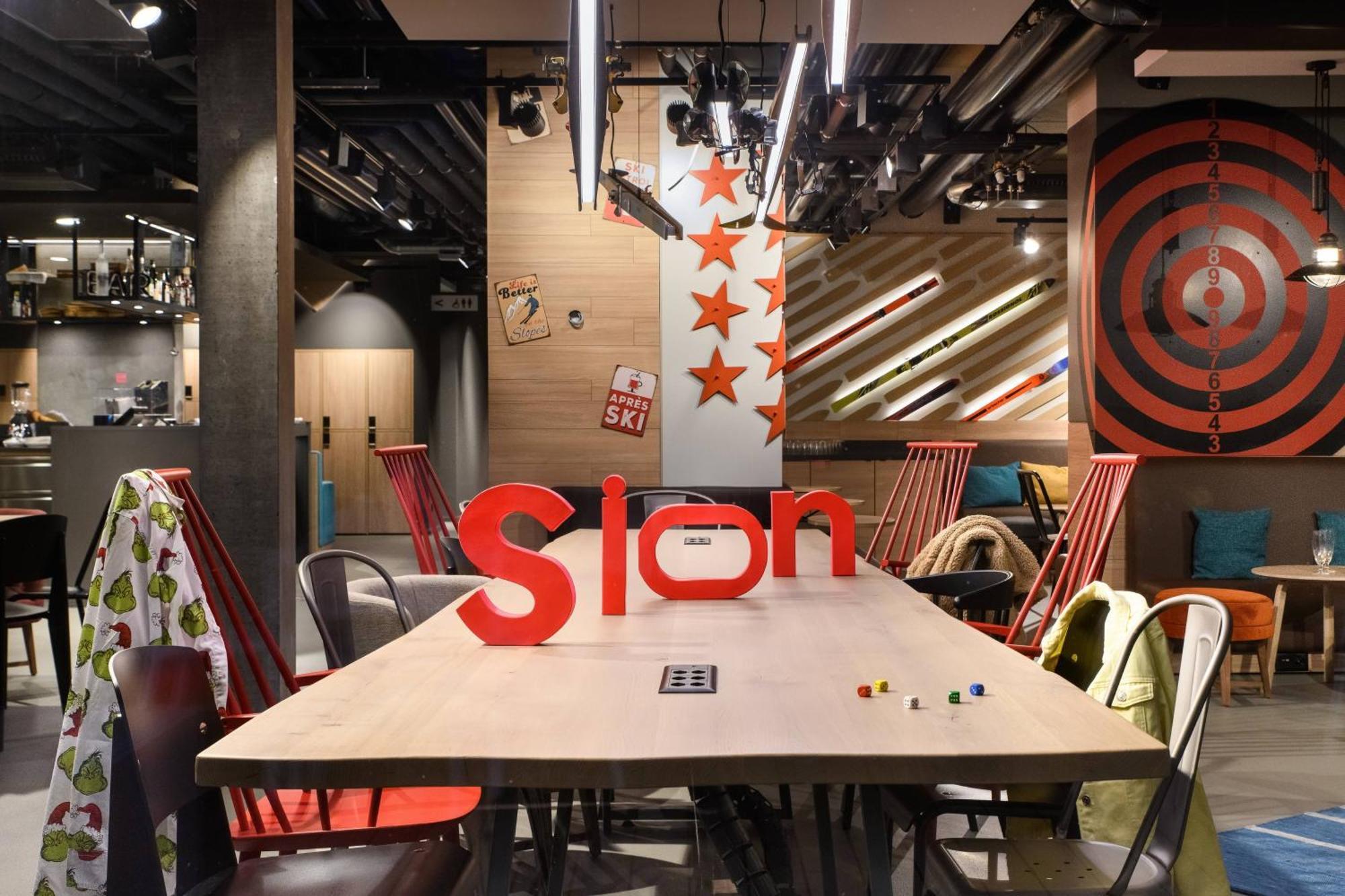 Moxy Sion Hotel Ngoại thất bức ảnh