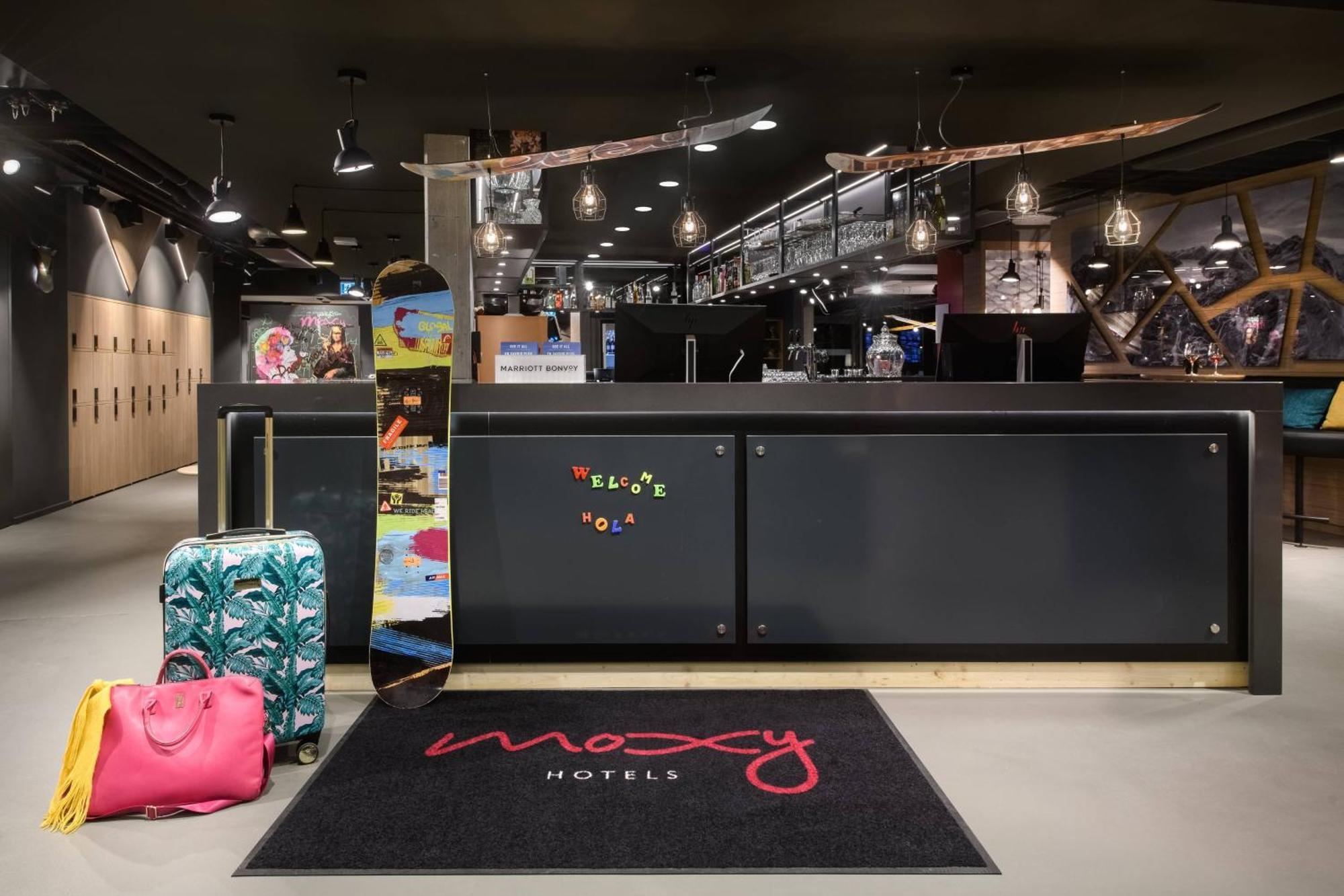 Moxy Sion Hotel Ngoại thất bức ảnh